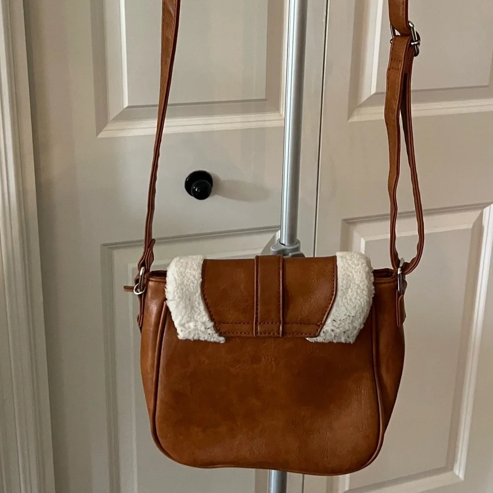 Mudd Tan Crossbody Bag with Cream Accent - Picture 9 of 9